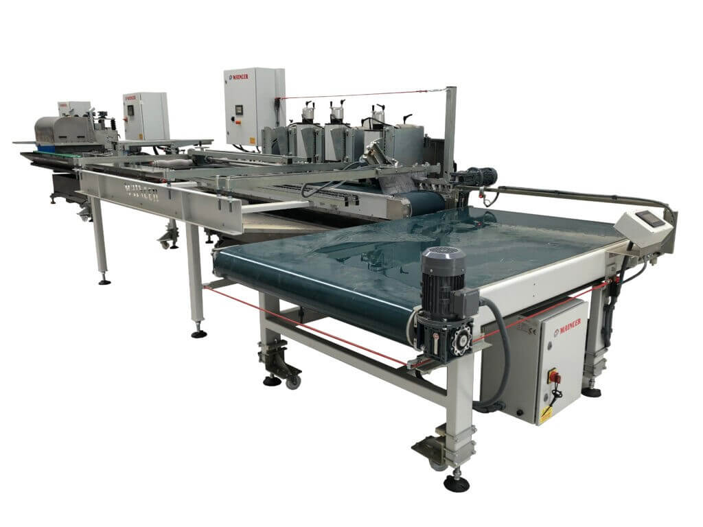 Automatic cutting line and manufacture of skirting - Maincer